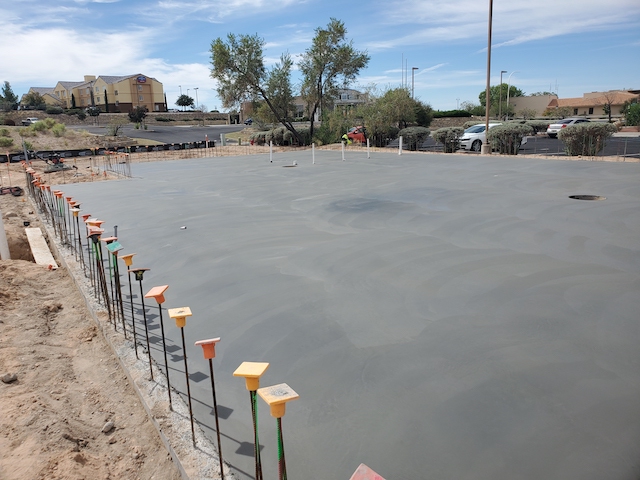 Las Cruces, Site Construction